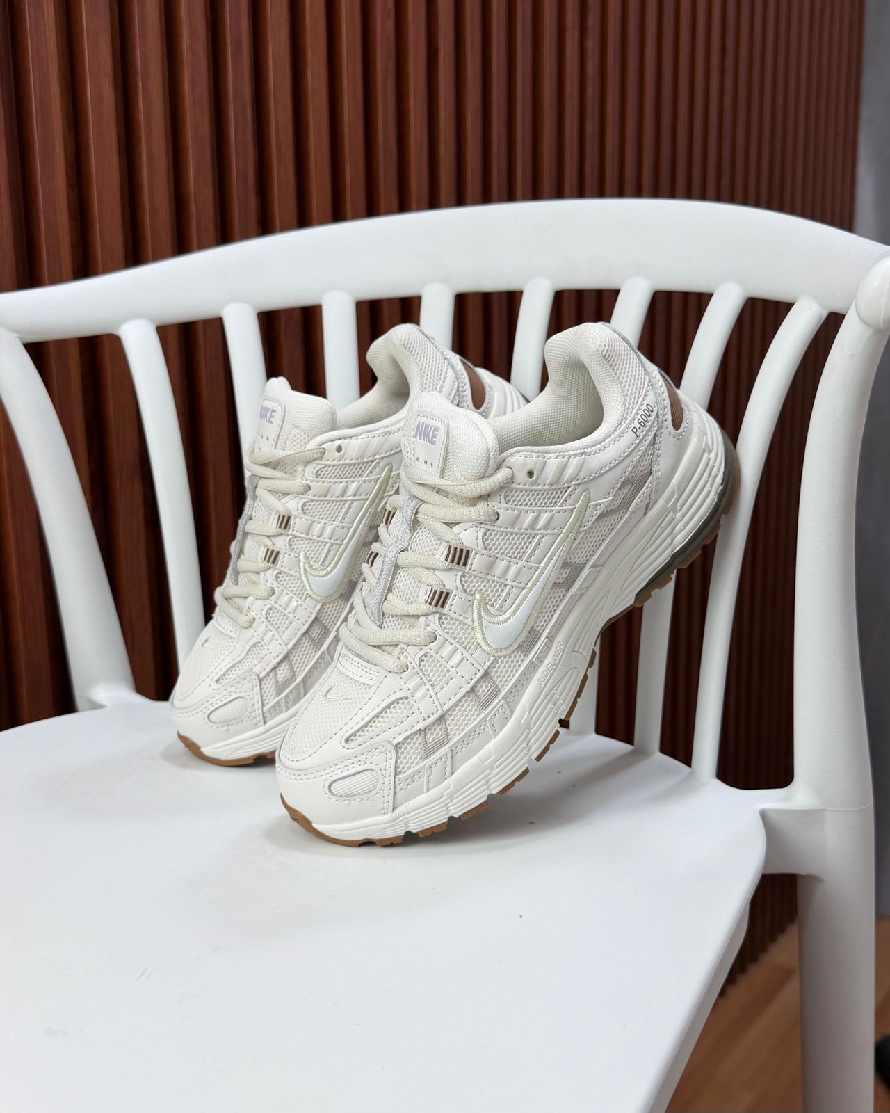 NIKE