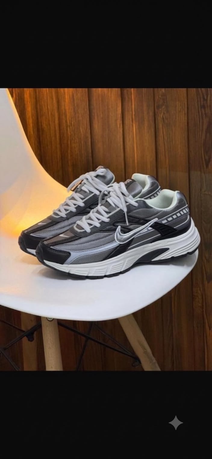 NIKE