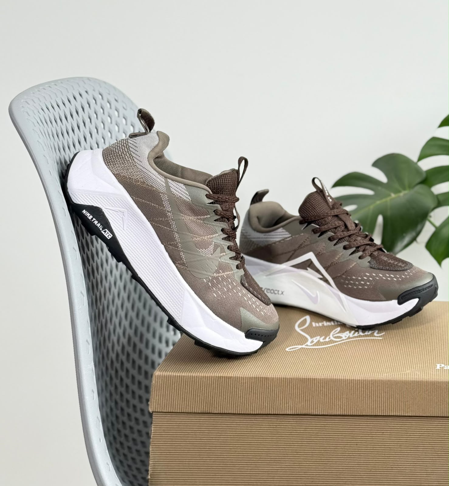 NIKE