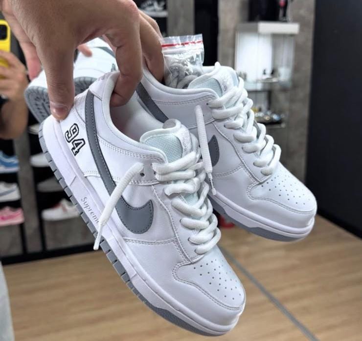 NIKE