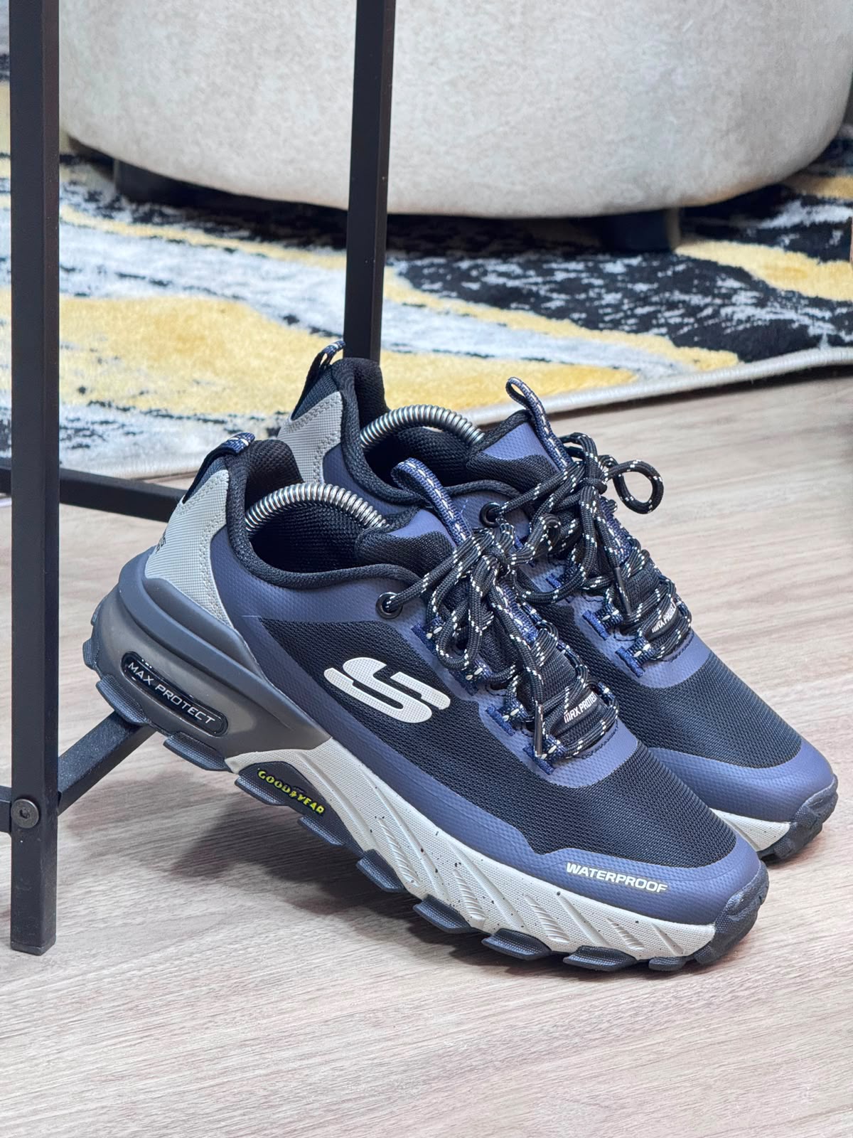 SKECHERS